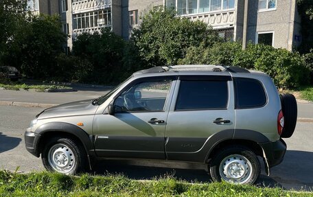 Chevrolet Niva I рестайлинг, 2010 год, 290 000 рублей, 2 фотография