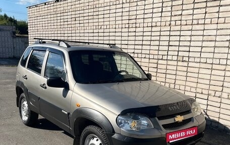 Chevrolet Niva I рестайлинг, 2010 год, 290 000 рублей, 21 фотография