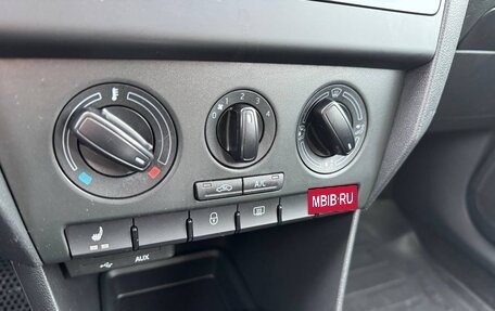 Skoda Rapid I, 2015 год, 730 000 рублей, 14 фотография