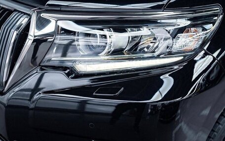 Toyota Land Cruiser Prado 150 рестайлинг 2, 2018 год, 5 200 000 рублей, 2 фотография