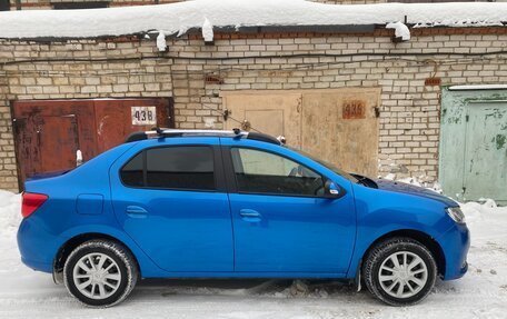 Renault Logan II, 2017 год, 850 000 рублей, 3 фотография