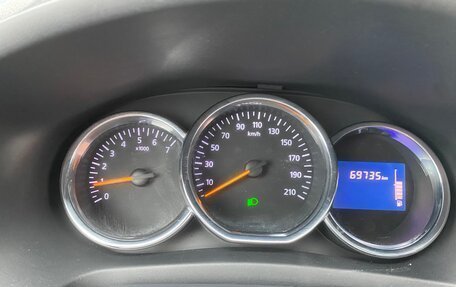 Renault Logan II, 2017 год, 850 000 рублей, 6 фотография