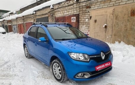 Renault Logan II, 2017 год, 850 000 рублей, 2 фотография