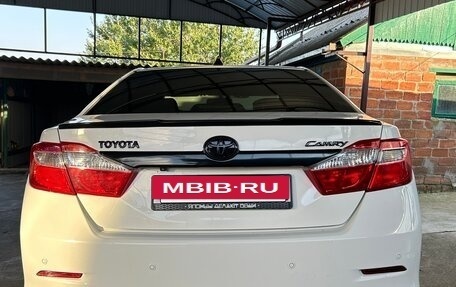 Toyota Camry, 2014 год, 1 815 000 рублей, 2 фотография