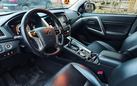 Mitsubishi Montero Sport, 2022 год, 4 700 000 рублей, 10 фотография