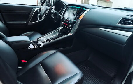 Mitsubishi Montero Sport, 2022 год, 4 700 000 рублей, 13 фотография