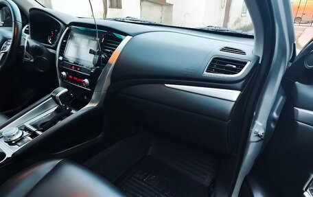 Mitsubishi Montero Sport, 2022 год, 4 700 000 рублей, 15 фотография