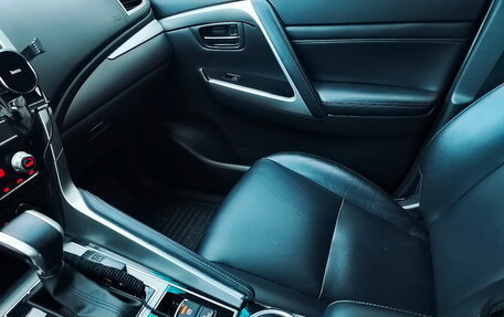 Mitsubishi Montero Sport, 2022 год, 4 700 000 рублей, 16 фотография