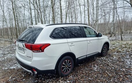 Mitsubishi Outlander III рестайлинг 3, 2015 год, 1 470 000 рублей, 4 фотография