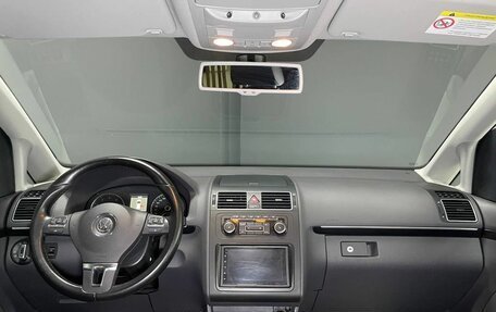 Volkswagen Touran III, 2011 год, 899 000 рублей, 9 фотография
