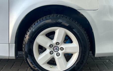 Toyota Noah III, 2010 год, 1 299 000 рублей, 11 фотография