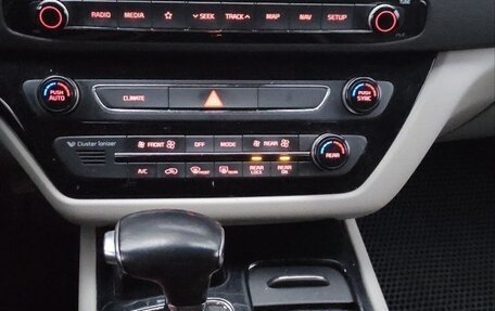 KIA Carnival III, 2017 год, 2 850 000 рублей, 8 фотография