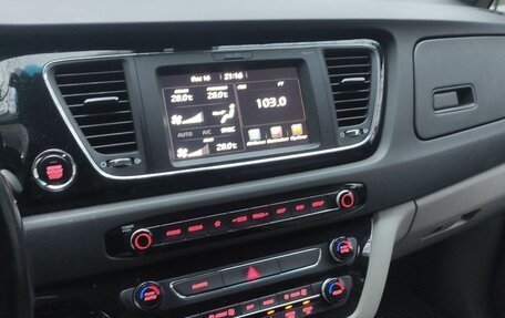 KIA Carnival III, 2017 год, 2 850 000 рублей, 7 фотография