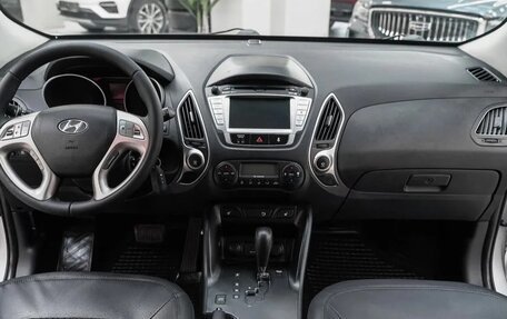 Hyundai ix35 I рестайлинг, 2013 год, 1 275 000 рублей, 17 фотография