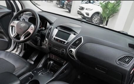 Hyundai ix35 I рестайлинг, 2013 год, 1 275 000 рублей, 15 фотография