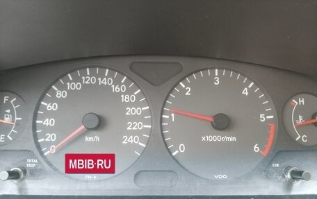 Toyota Avensis III рестайлинг, 2001 год, 289 000 рублей, 8 фотография