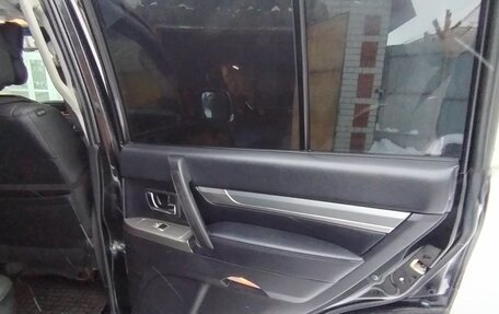 Mitsubishi Pajero IV, 2011 год, 1 950 000 рублей, 13 фотография