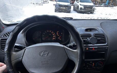 Hyundai Accent II, 2004 год, 170 000 рублей, 3 фотография