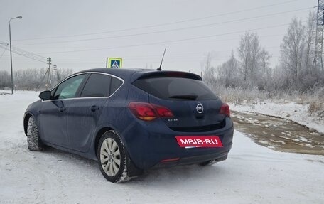 Opel Astra J, 2011 год, 550 000 рублей, 5 фотография