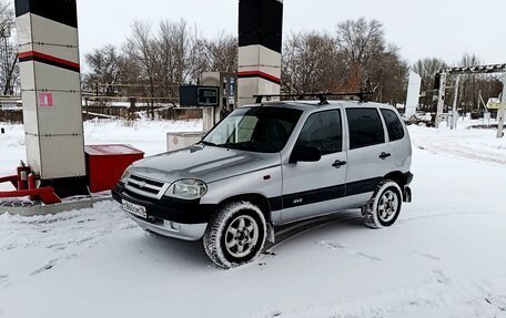 Chevrolet Niva I рестайлинг, 2003 год, 270 000 рублей, 5 фотография