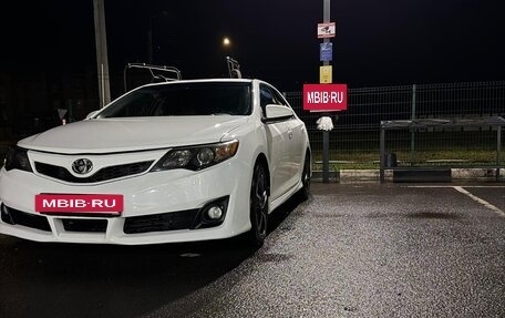 Toyota Camry, 2013 год, 1 290 000 рублей, 2 фотография