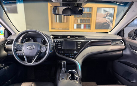 Toyota Camry, 2019 год, 2 990 000 рублей, 10 фотография