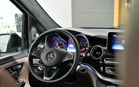 Mercedes-Benz V-Класс, 2019 год, 4 300 000 рублей, 13 фотография