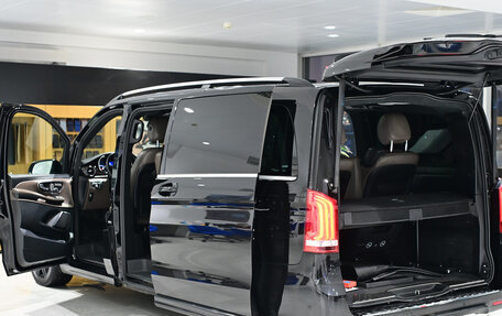 Mercedes-Benz V-Класс, 2019 год, 4 300 000 рублей, 9 фотография