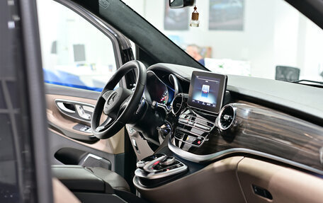 Mercedes-Benz V-Класс, 2019 год, 4 300 000 рублей, 12 фотография