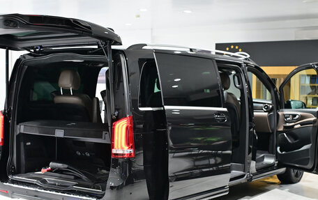 Mercedes-Benz V-Класс, 2019 год, 4 300 000 рублей, 8 фотография