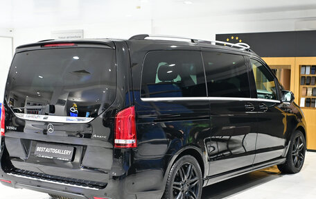 Mercedes-Benz V-Класс, 2019 год, 4 300 000 рублей, 4 фотография