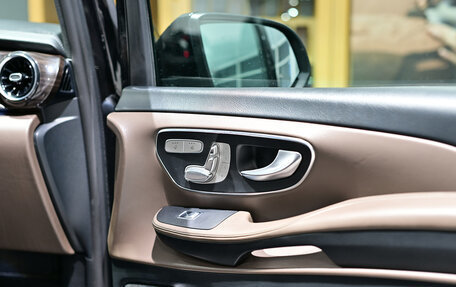 Mercedes-Benz V-Класс, 2019 год, 4 300 000 рублей, 29 фотография