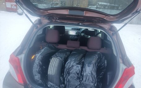 Toyota Vitz, 2014 год, 890 000 рублей, 3 фотография