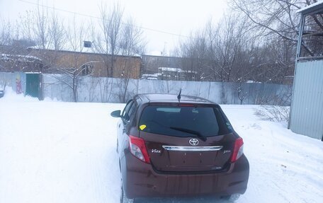 Toyota Vitz, 2014 год, 890 000 рублей, 8 фотография