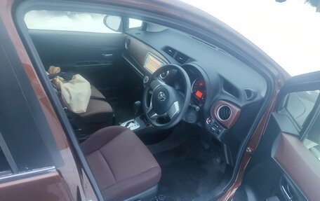 Toyota Vitz, 2014 год, 890 000 рублей, 6 фотография