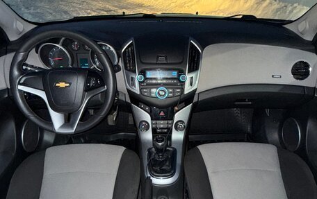 Chevrolet Cruze II, 2013 год, 980 000 рублей, 11 фотография