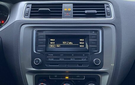 Volkswagen Jetta VI, 2018 год, 1 649 000 рублей, 18 фотография