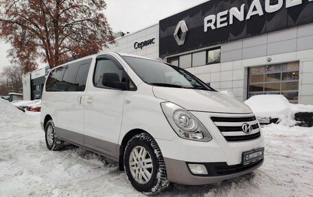 Hyundai H-1 II рестайлинг, 2016 год, 2 000 111 рублей, 3 фотография