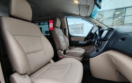 Hyundai H-1 II рестайлинг, 2016 год, 2 000 111 рублей, 10 фотография