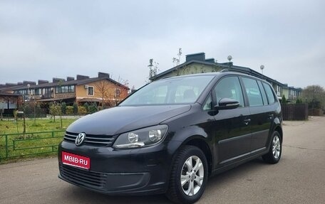 Volkswagen Touran III, 2012 год, 750 000 рублей, 1 фотография