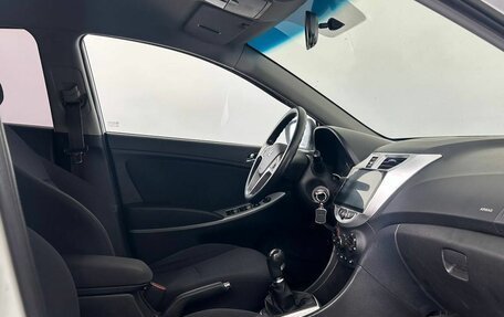 Hyundai Solaris II рестайлинг, 2013 год, 700 000 рублей, 12 фотография