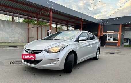 Hyundai Elantra V, 2013 год, 815 000 рублей, 2 фотография