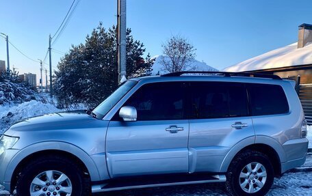 Mitsubishi Pajero IV, 2011 год, 2 080 000 рублей, 2 фотография