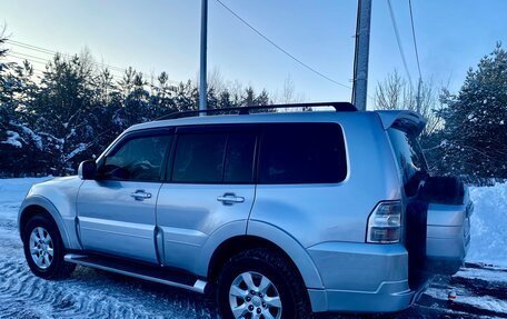 Mitsubishi Pajero IV, 2011 год, 2 080 000 рублей, 3 фотография