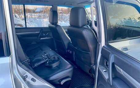 Mitsubishi Pajero IV, 2011 год, 2 080 000 рублей, 14 фотография