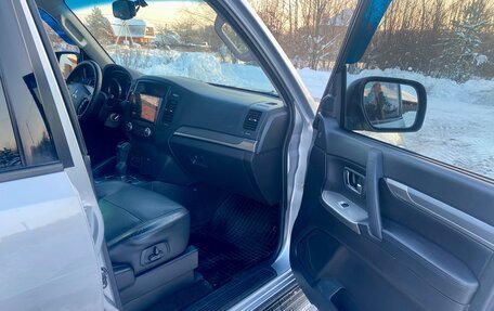 Mitsubishi Pajero IV, 2011 год, 2 080 000 рублей, 15 фотография