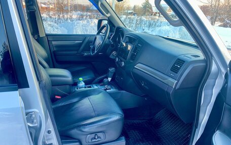 Mitsubishi Pajero IV, 2011 год, 2 080 000 рублей, 16 фотография