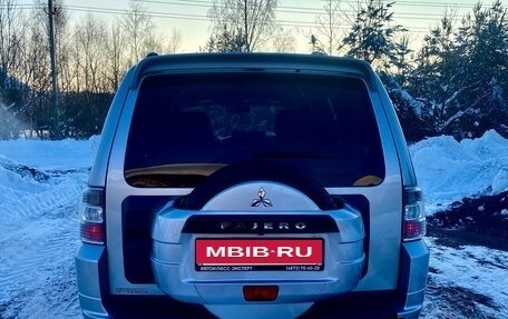 Mitsubishi Pajero IV, 2011 год, 2 080 000 рублей, 4 фотография