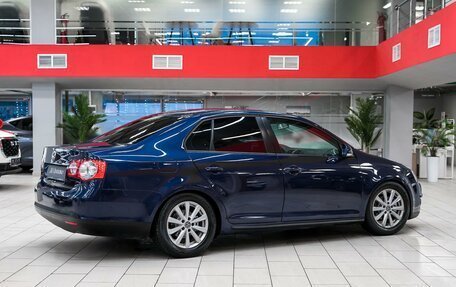 Volkswagen Jetta VI, 2010 год, 595 000 рублей, 2 фотография