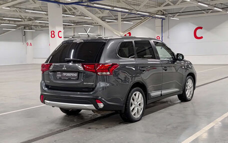 Mitsubishi Outlander III рестайлинг 3, 2016 год, 1 599 000 рублей, 9 фотография